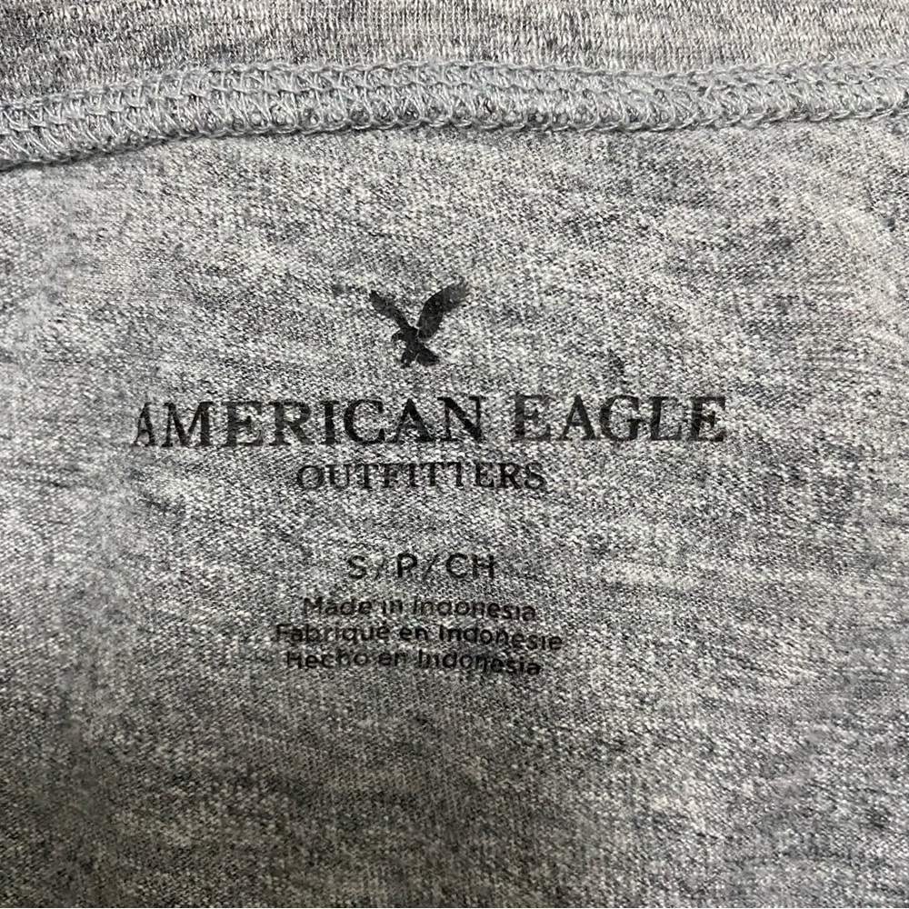 American Eagle Outfitter Gray Short Sleeve Henley T-Shirt Size S - Picture 5 of 8